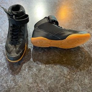 Core wrestling shoes